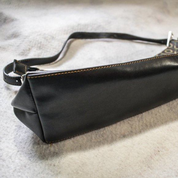 XOXO Hand Bag with Shoulder Strap - Picture 3 of 8